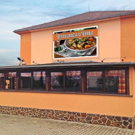 U Ferka Hotel Lemesany Екстериор снимка