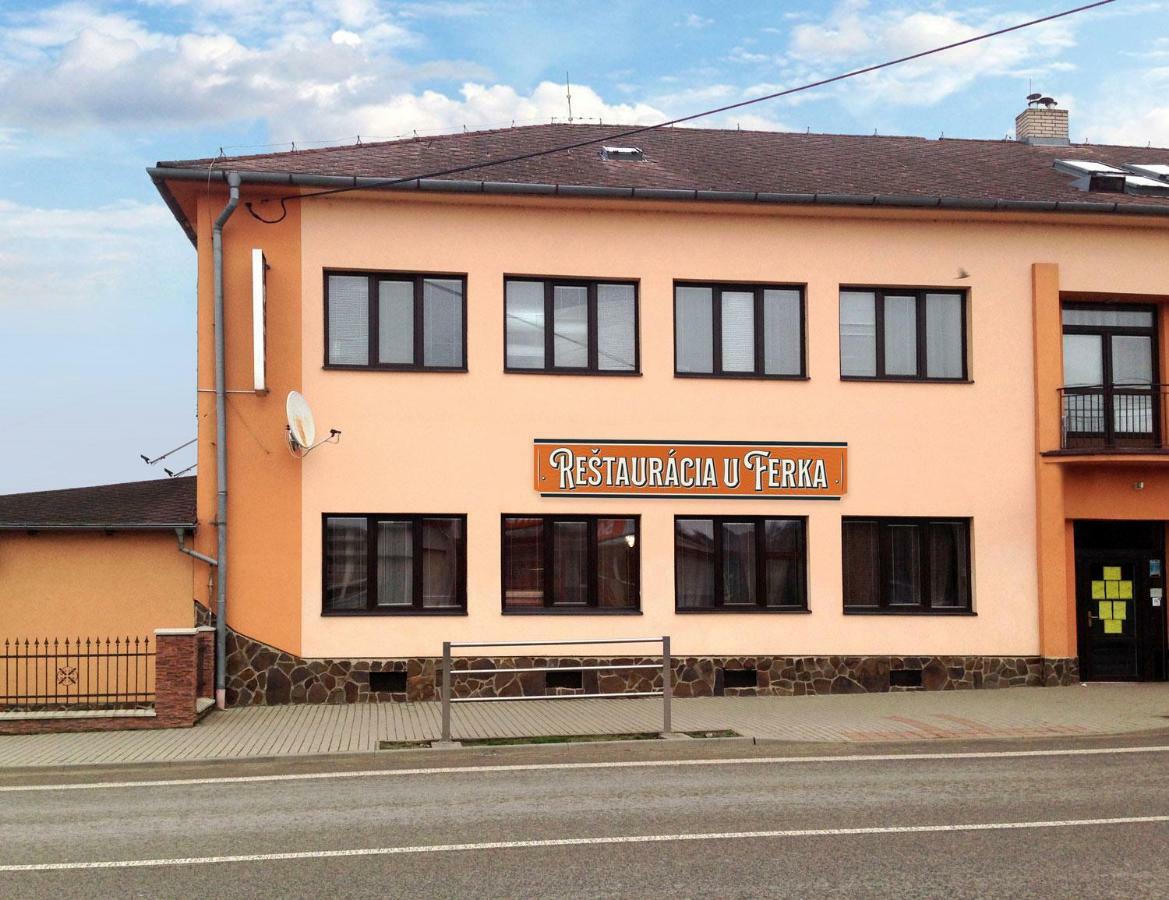 U Ferka Hotel Lemesany Екстериор снимка