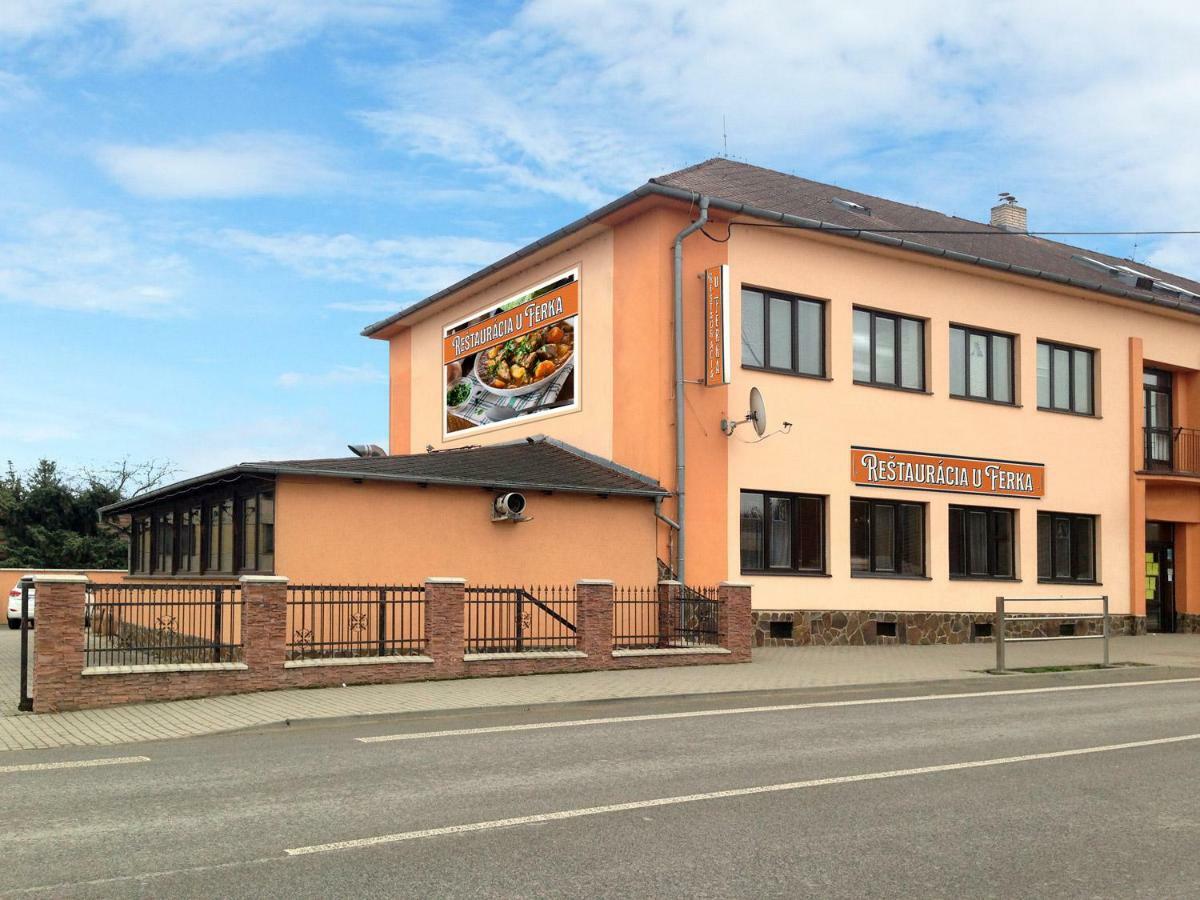 U Ferka Hotel Lemesany Екстериор снимка